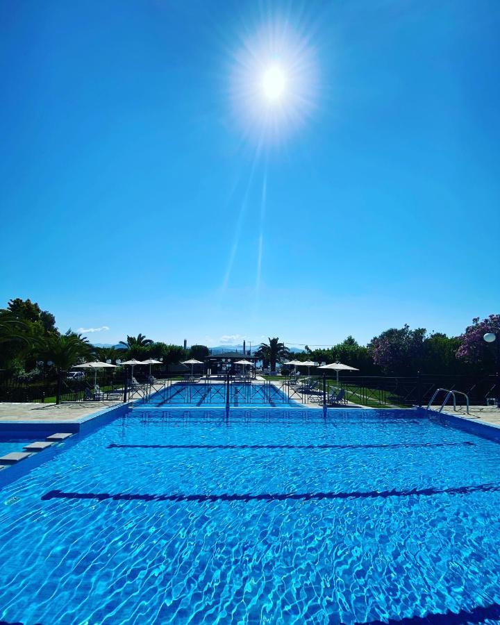 Almira Mare Hotel Chalkida Bagian luar foto